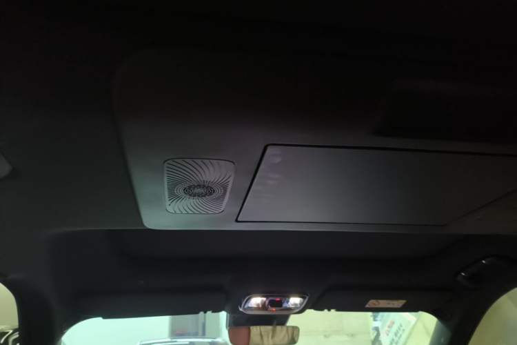 Used Geely Galaxy M9 2025 Model 210km Four-Wheel-Drive Leading Edition Headliner