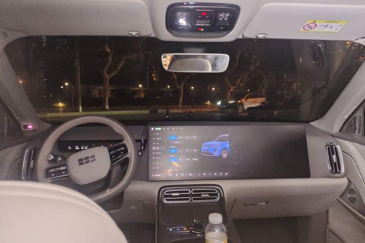 Used Geely Galaxy M9 2025 Model 230km Two-Wheel-Drive Long-Distance Edition Headliner