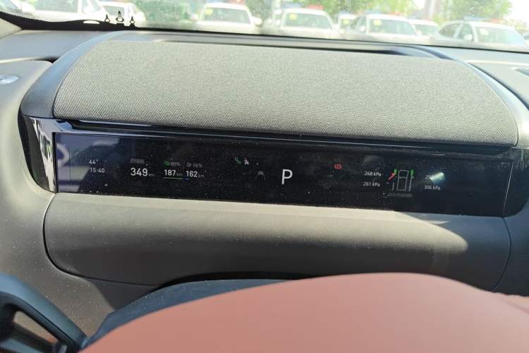 Used Geely Galaxy M9 2025 Model 210km Four-Wheel-Drive Leading Edition Instrument Cluster