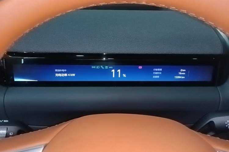 Used Geely Galaxy M9 2025 Model 210km Four-Wheel-Drive Leading Edition Instrument Cluster