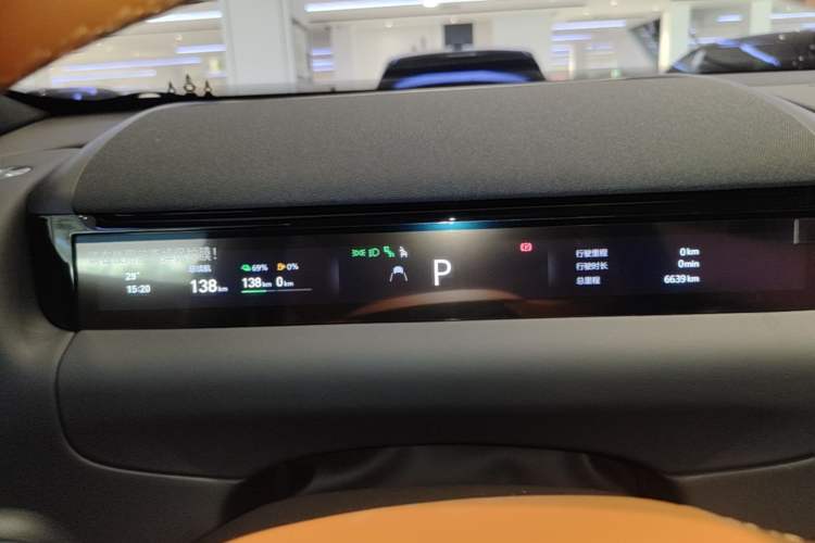 Used Geely Galaxy M9 2025 Model 210km Four-Wheel-Drive Leading Edition Instrument Cluster