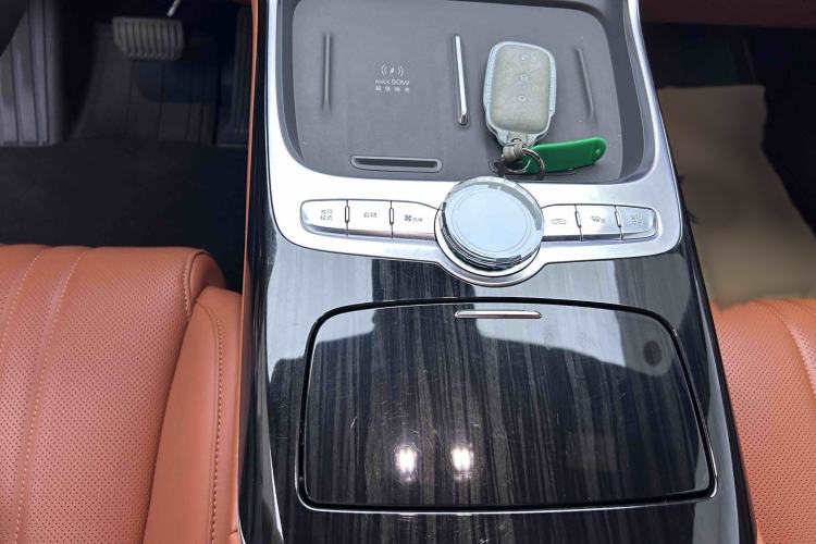 Used Geely Galaxy M9 2025 Model 210km Four-Wheel-Drive Leading Edition Interior 10