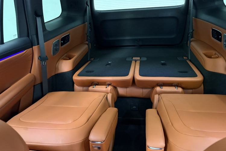 Used Geely Galaxy M9 2025 Model 210km Four-Wheel-Drive Leading Edition Interior 2