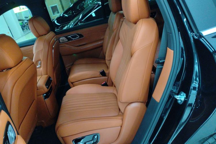 Used Geely Galaxy M9 2025 Model 210km Four-Wheel-Drive Leading Edition Interior 4