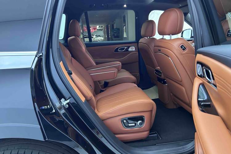 Used Geely Galaxy M9 2025 Model 210km Four-Wheel-Drive Leading Edition Interior 4