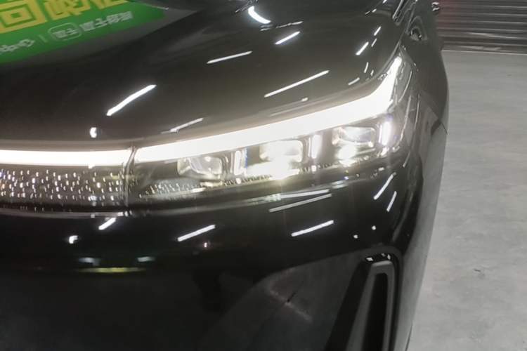 Used Geely Galaxy M9 2025 Model 210km Four-Wheel-Drive Leading Edition Left Front Headlight