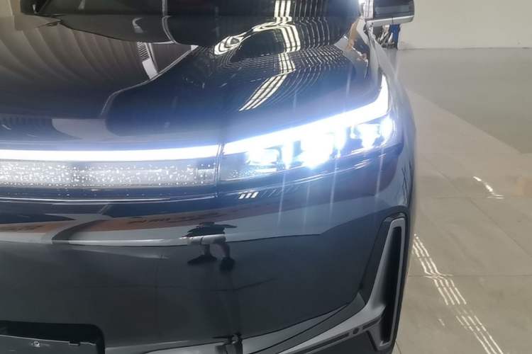 Used Geely Galaxy M9 2025 Model 210km Four-Wheel-Drive Leading Edition Left Front Headlight