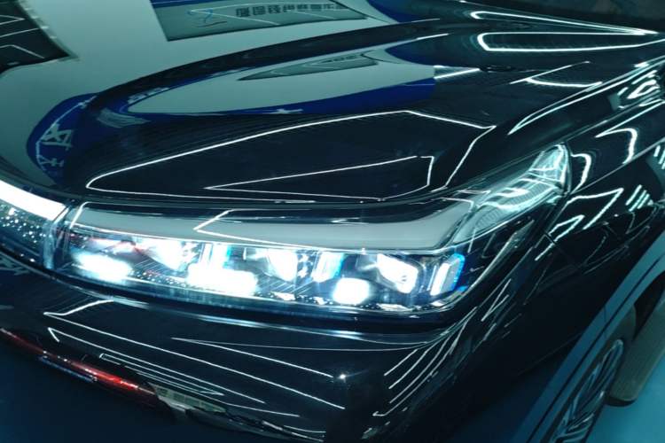 Used Geely Galaxy M9 2025 Model 210km Four-Wheel-Drive Leading Edition Left Front Headlight