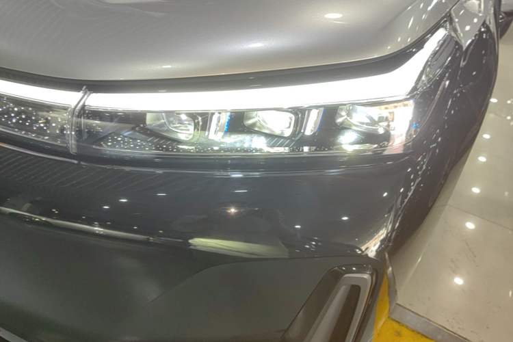 Used Geely Galaxy M9 2025 Model 210km Four-Wheel-Drive Leading Edition Left Front Headlight