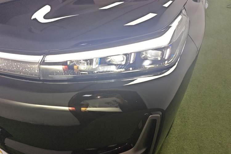 Used Geely Galaxy M9 2025 Model 210km Four-Wheel-Drive Leading Edition Left Front Headlight