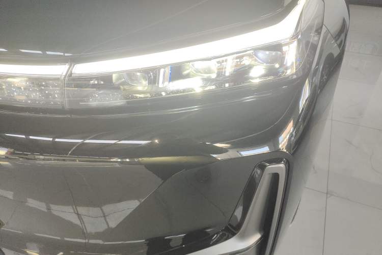 Used Geely Galaxy M9 2025 Model 210km Four-Wheel-Drive Leading Edition Left Front Headlight