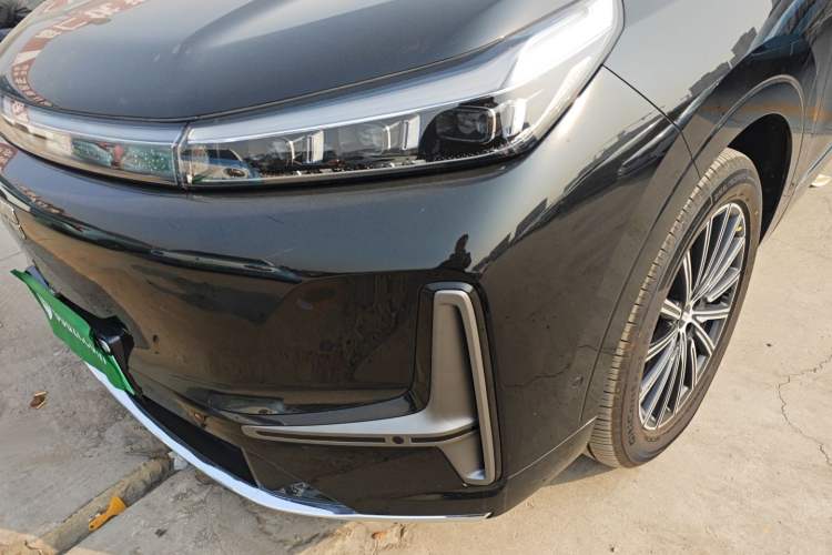 Used Geely Galaxy M9 2025 Model 230km Two-Wheel-Drive Smart Navigation Edition Left Front Headlight