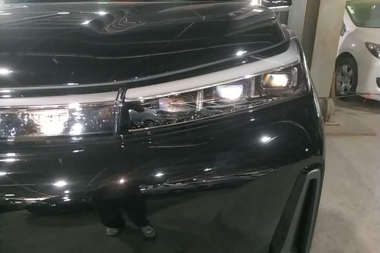 Used Geely Galaxy M9 2025 Model 210km Four-Wheel-Drive Leading Edition Left Front Headlight