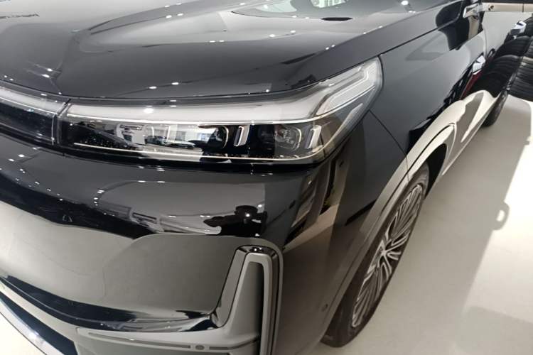 Used Geely Galaxy M9 2025 Model 210km Four-Wheel-Drive Leading Edition Left Front Headlight