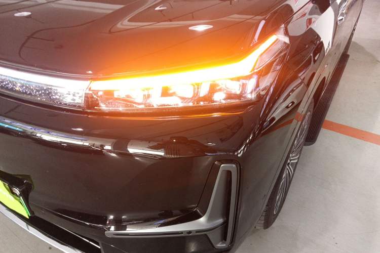 Used Geely Galaxy M9 2025 Model 210km Four-Wheel-Drive Leading Edition Left Front Headlight