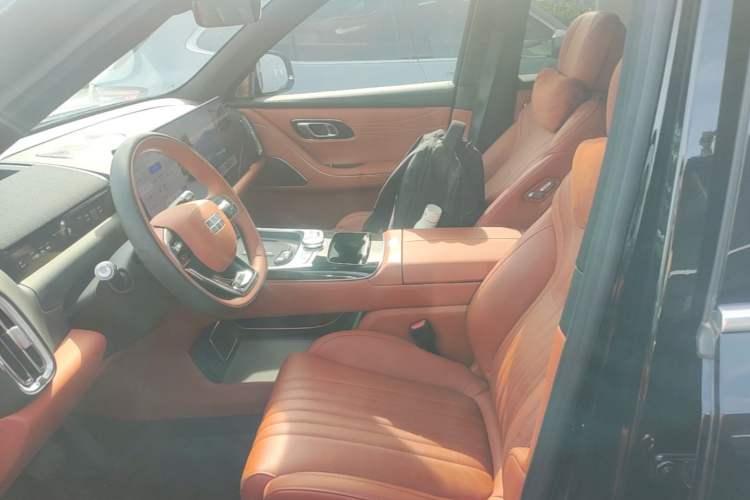 Used Geely Galaxy M9 2025 Model 210km Four-Wheel-Drive Leading Edition Left Front Seat