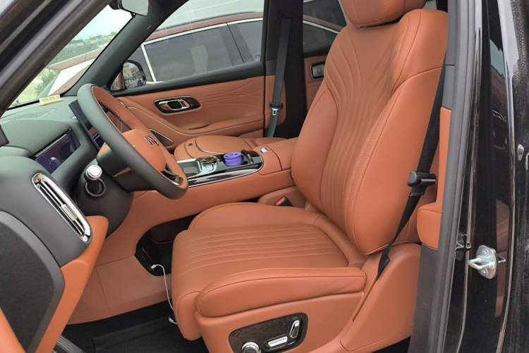 Used Geely Galaxy M9 2025 Model 230km Two-Wheel-Drive Exploration Edition Left Front Seat