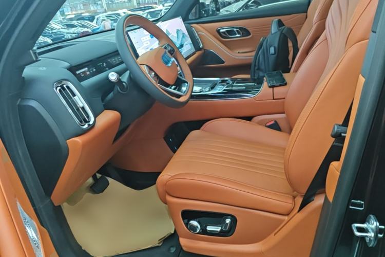 Used Geely Galaxy M9 2025 Model 210km Four-Wheel-Drive Leading Edition Left Front Seat