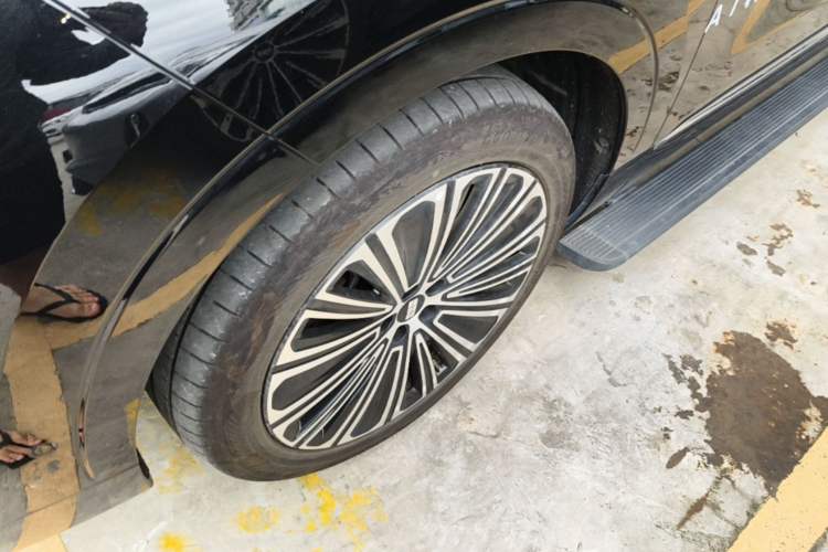 Used Geely Galaxy M9 2025 Model 210km Four-Wheel-Drive Leading Edition Left Front Wheel Hub