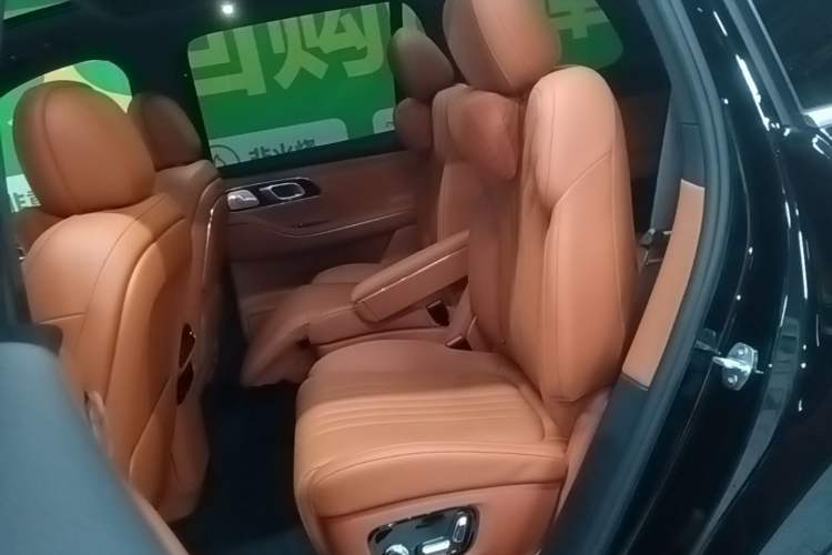 Used Geely Galaxy M9 2025 Model 210km Four-Wheel-Drive Leading Edition Left Rear Seat