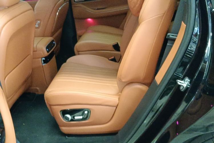 Used Geely Galaxy M9 2025 Model 210km Four-Wheel-Drive Leading Edition Left Rear Seat