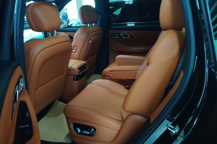 Used Geely Galaxy M9 2025 Model 210km Four-Wheel-Drive Leading Edition Left Rear Seat
