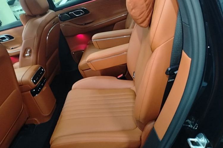 Used Geely Galaxy M9 2025 Model 210km Four-Wheel-Drive Leading Edition Left Rear Seat