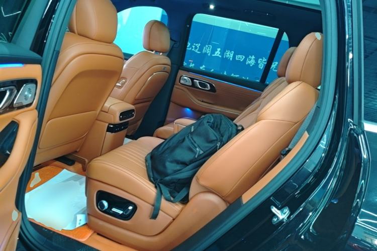 Used Geely Galaxy M9 2025 Model 210km Four-Wheel-Drive Leading Edition Left Rear Seat