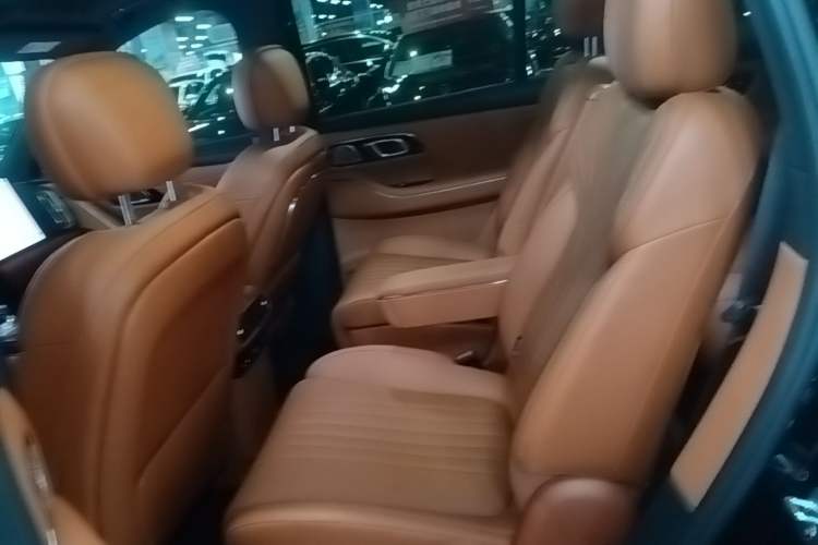 Used Geely Galaxy M9 2025 Model 210km Four-Wheel-Drive Leading Edition Left Rear Seat