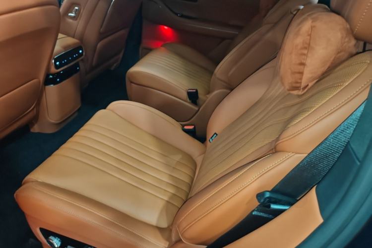 Used Geely Galaxy M9 2025 Model 210km Four-Wheel-Drive Leading Edition Left Rear Seat