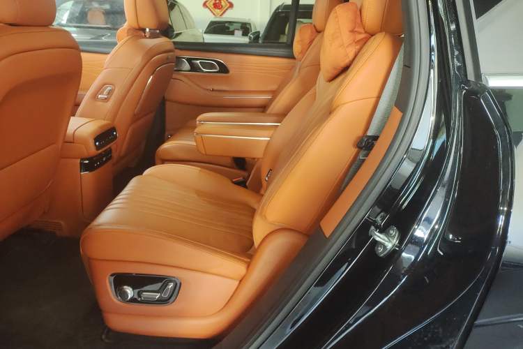 Used Geely Galaxy M9 2025 Model 210km Four-Wheel-Drive Leading Edition Left Rear Seat