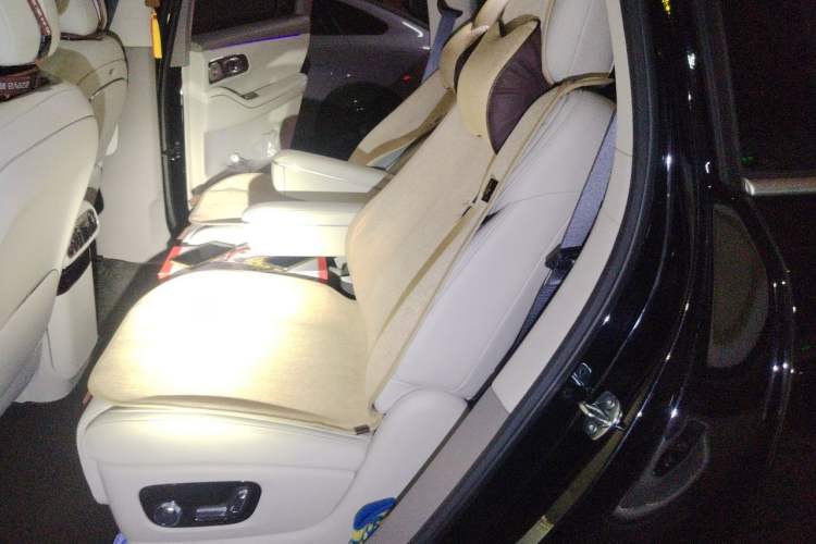 Used Geely Galaxy M9 2025 Model 210km Four-Wheel-Drive Leading Edition Left Rear Seat