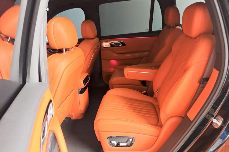 Used Geely Galaxy M9 2025 Model 210km Four-Wheel-Drive Leading Edition Left Rear Seat