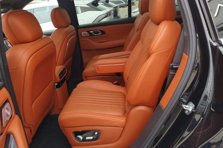 Used Geely Galaxy M9 2025 Model 210km Four-Wheel-Drive Leading Edition Left Rear Seat