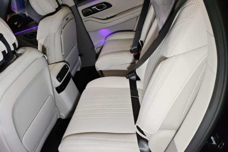 Used Geely Galaxy M9 2025 Model 210km Four-Wheel-Drive Leading Edition Left Rear Seat