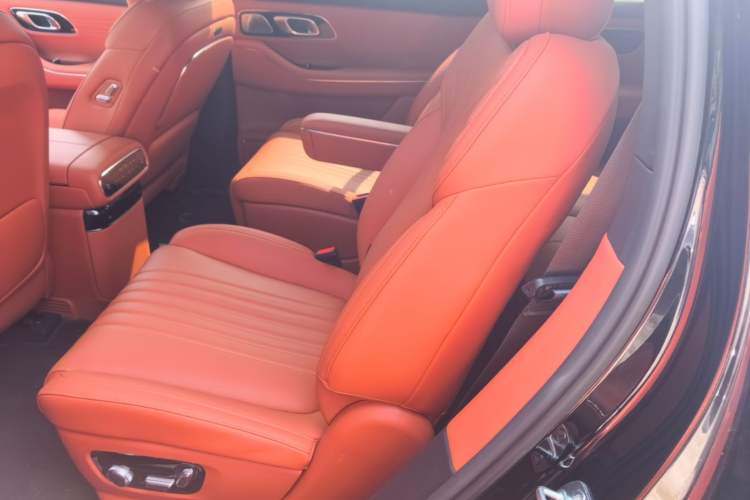 Used Geely Galaxy M9 2025 Model 210km Four-Wheel-Drive Leading Edition Left Rear Seat
