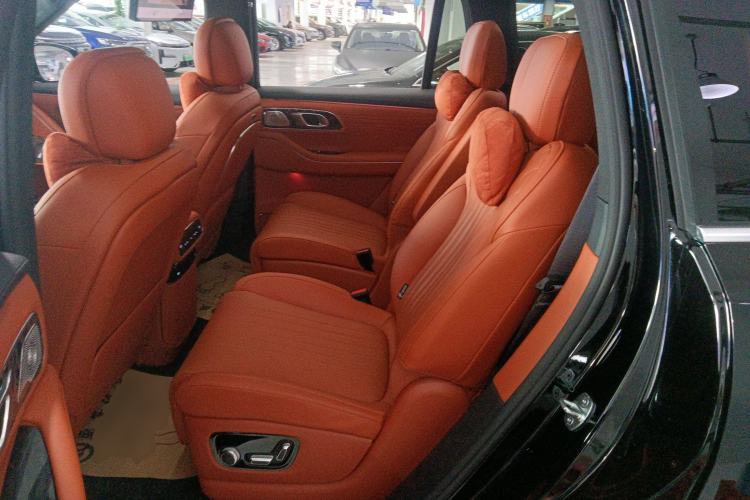 Used Geely Galaxy M9 2025 Model 210km Four-Wheel-Drive Leading Edition Left Rear Seat