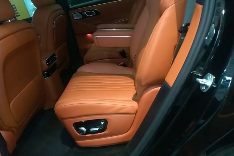 Used Geely Galaxy M9 2025 Model 210km Four-Wheel-Drive Leading Edition Left Rear Seat