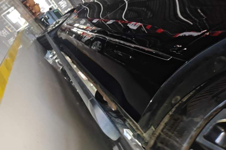 Used Geely Galaxy M9 2025 Model 210km Four-Wheel-Drive Leading Edition Left Side Sill