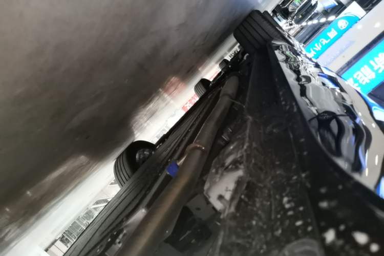 Used Geely Galaxy M9 2025 Model 210km Four-Wheel-Drive Leading Edition Left Side Sill