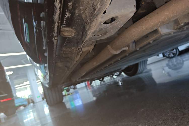 Used Geely Galaxy M9 2025 Model 210km Four-Wheel-Drive Leading Edition Left Side Sill