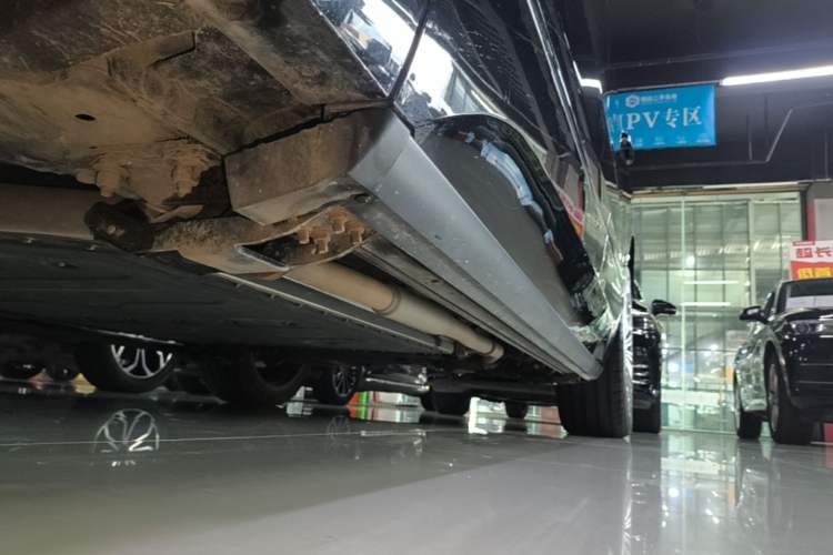 Used Geely Galaxy M9 2025 Model 210km Four-Wheel-Drive Leading Edition Left Side Sill