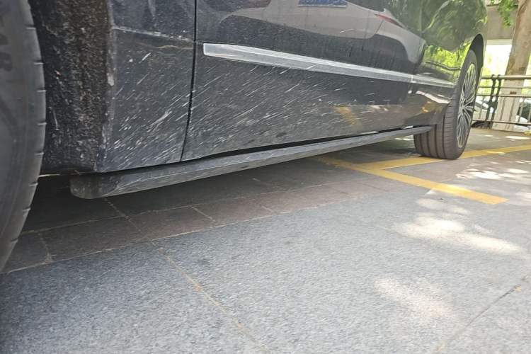Used Geely Galaxy M9 2025 Model 210km Four-Wheel-Drive Leading Edition Left Side Sill
