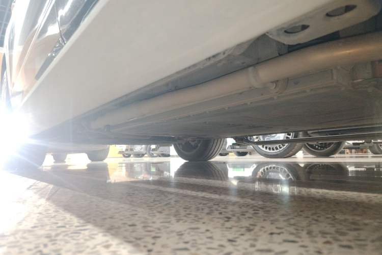 Used Geely Galaxy M9 2025 Model 210km Four-Wheel-Drive Leading Edition Left Side Sill