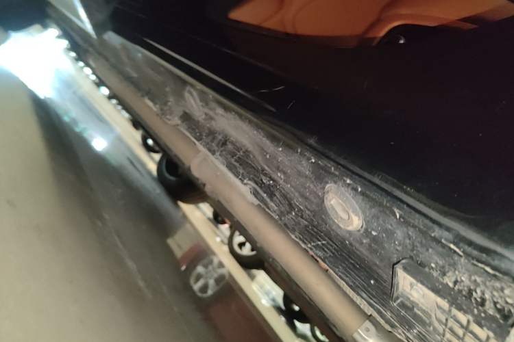 Used Geely Galaxy M9 2025 Model 210km Four-Wheel-Drive Leading Edition Left Side Sill