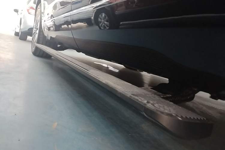 Used Geely Galaxy M9 2025 Model 210km Four-Wheel-Drive Leading Edition Left Side Sill