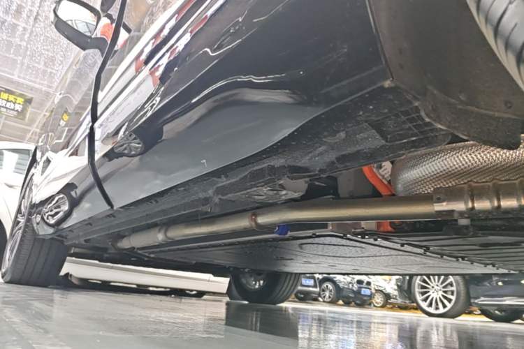 Used Geely Galaxy M9 2025 Model 210km Four-Wheel-Drive Leading Edition Left Side Sill