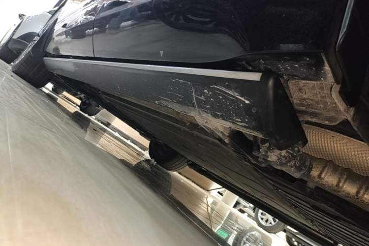 Used Geely Galaxy M9 2025 Model 210km Four-Wheel-Drive Leading Edition Left Side Sill