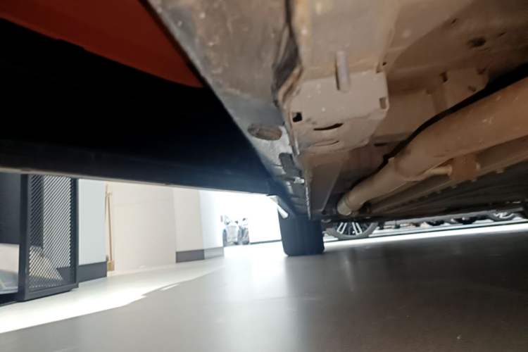 Used Geely Galaxy M9 2025 Model 210km Four-Wheel-Drive Leading Edition Left Side Sill