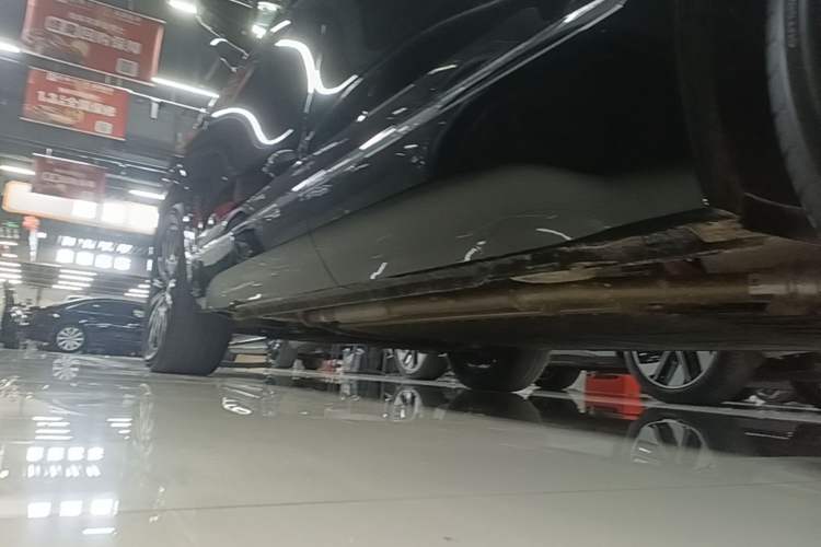 Used Geely Galaxy M9 2025 Model 230km Two-Wheel-Drive Exploration Edition Left Side Sill